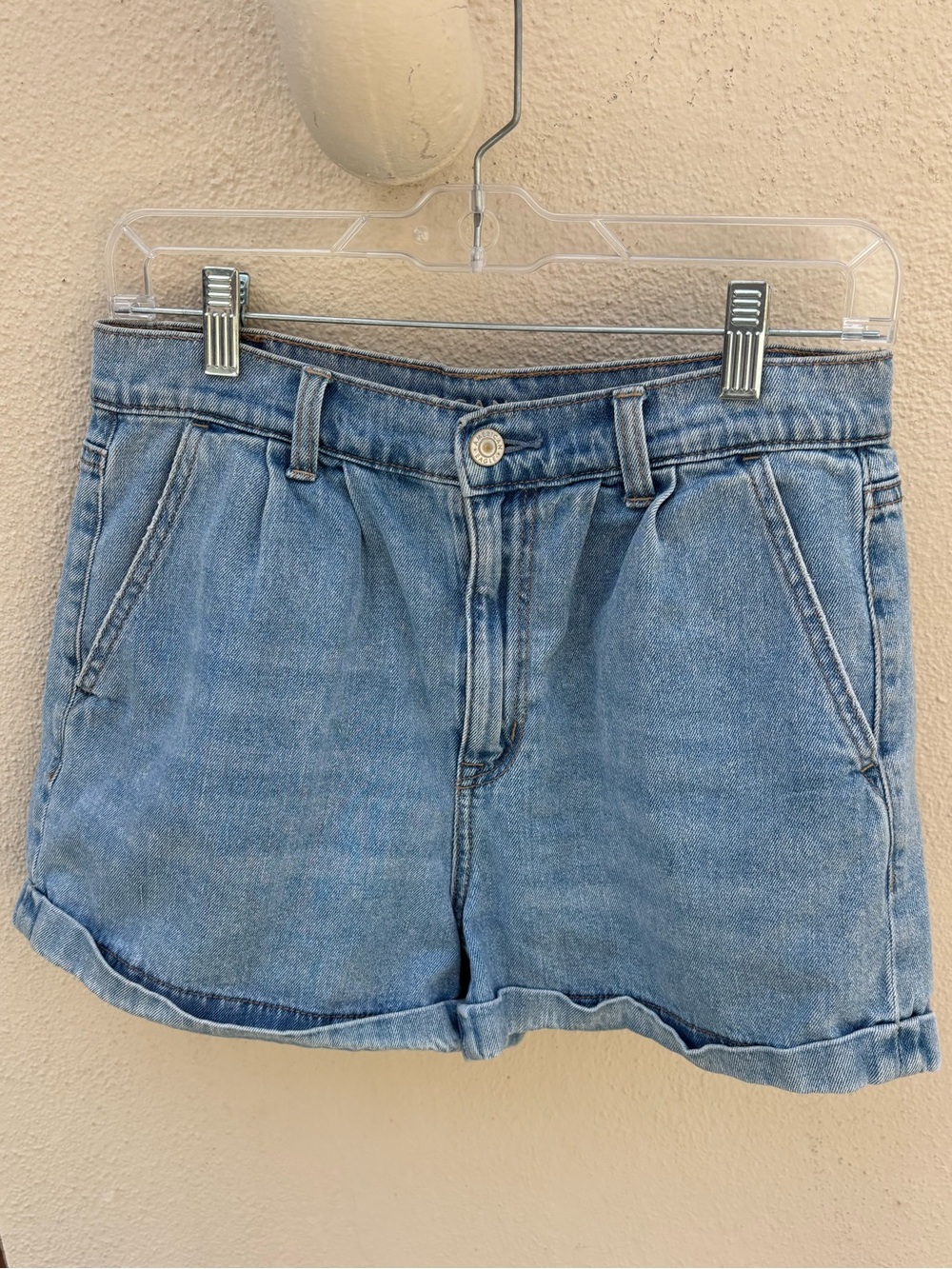 American Eagle Light Wash Denim Mom Short